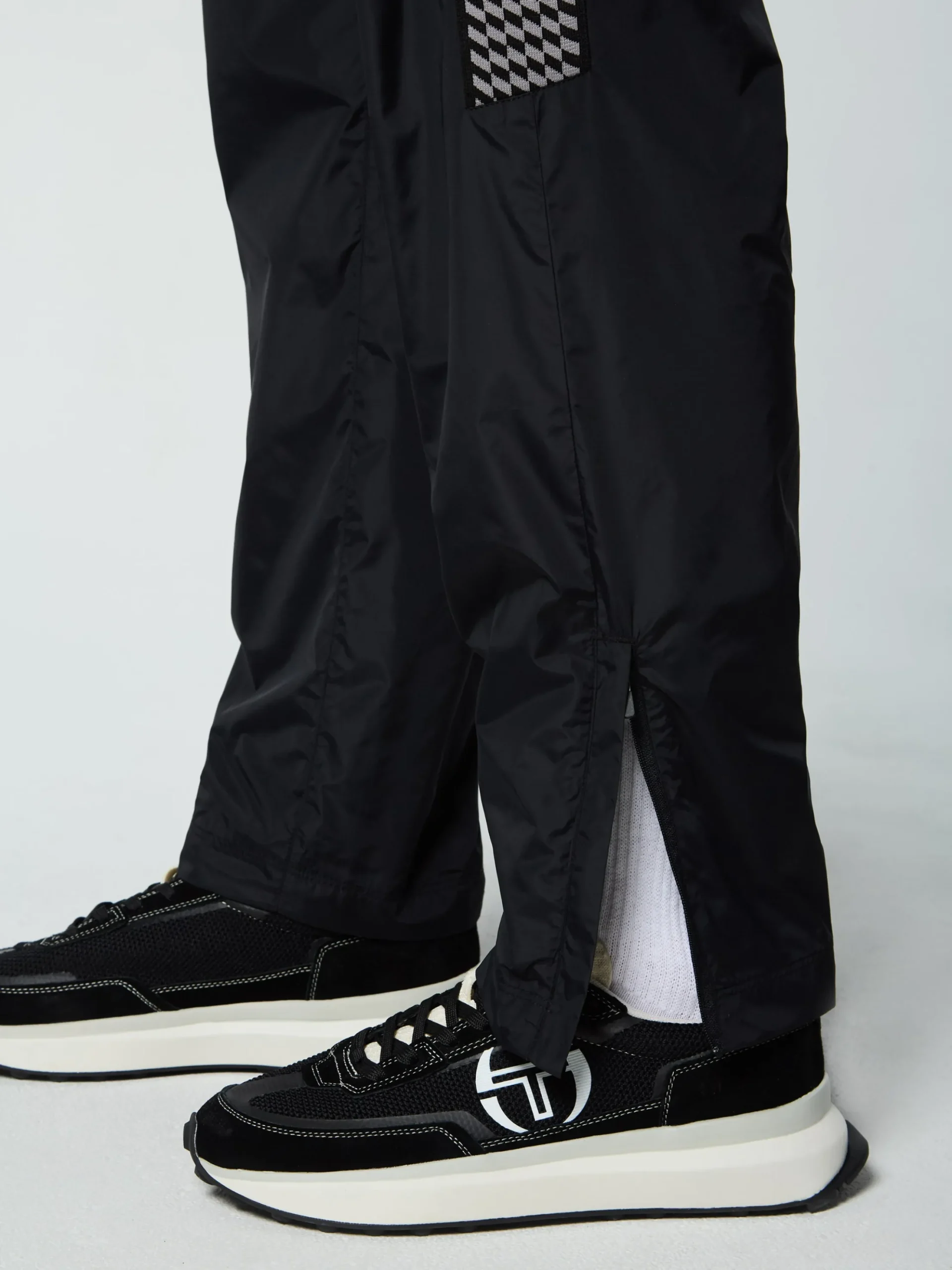 Sergio Tacchini Dama Track Pant- BLACK BEAUTY Fashion